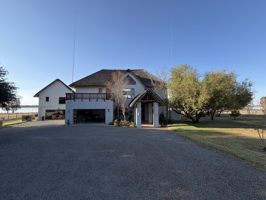 4 Bedroom Property for Sale in Vaaldam SH Free State